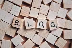 Illustratie waarom blogs moet schrijven voor bedrijven en hoe dit expertise en geloofwaardigheid opbouwt